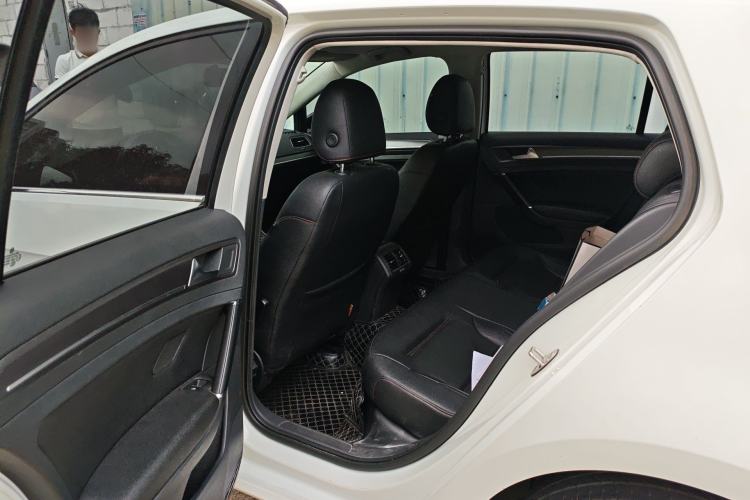 Used Volkswagen Golf 2017 1.6L Automatic Comfort Million-Vehicle Anniversary Edition Left Rear Seat