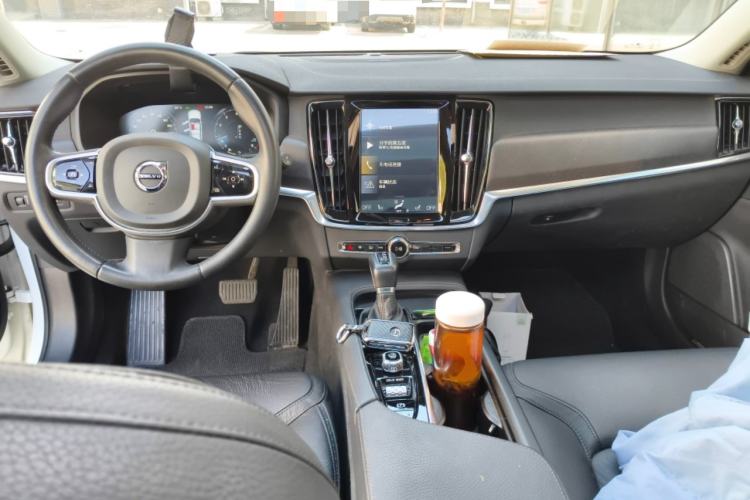 Used Volvo V90 2019 Cross Country T5 AWD Smart Range Version China VI Standard
