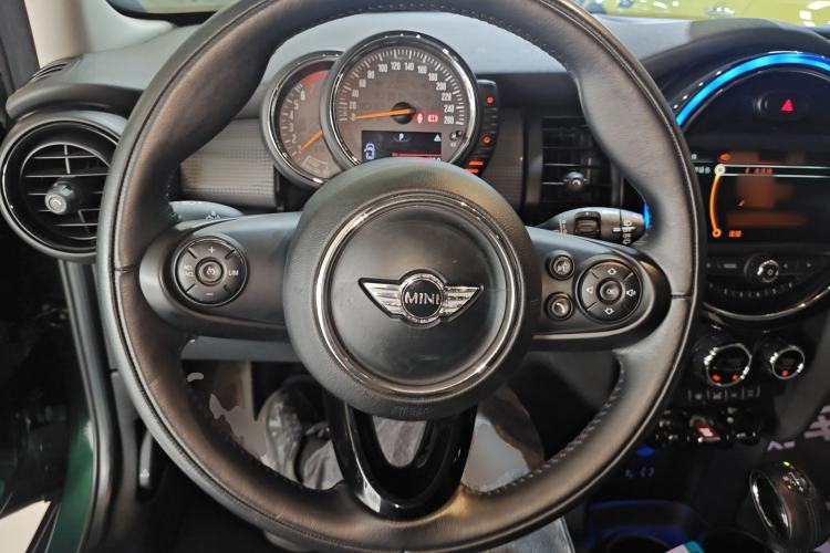 Used MINI 2016 1.5T COOPER Pioneer Edition Five-Door Model Steering Wheel