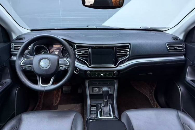 Used Jeep Commander 2018 2.0T Two-Wheel Drive Enjoy Edition China V
