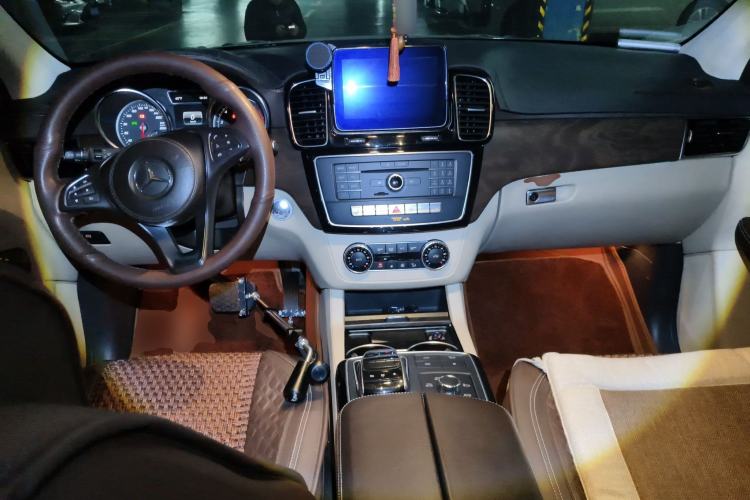 Used Mercedes-Benz CLS 
