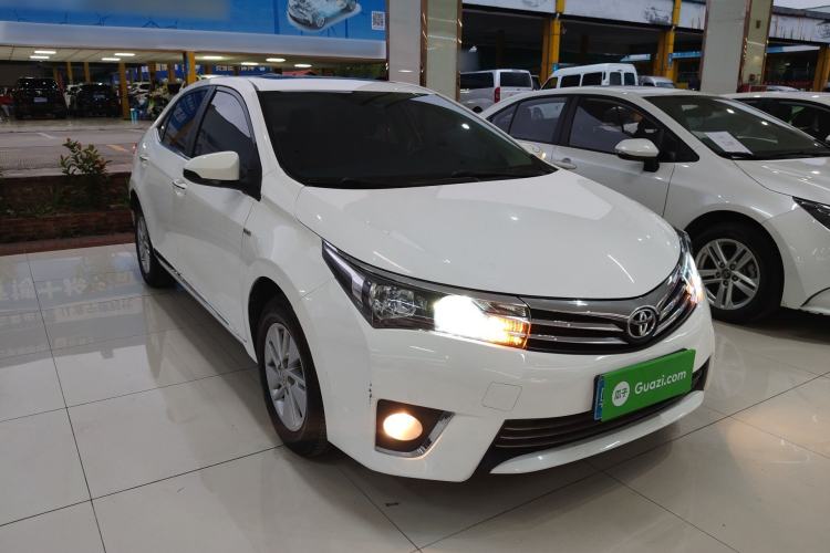 Used Toyota Corolla 2014 1.6L CVT GL-i Front Right 45 Deg