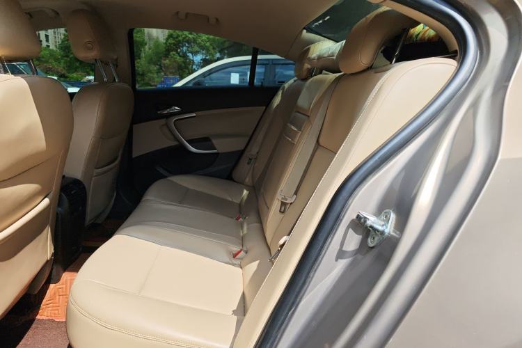 Used Buick Regal 2011 2.4L SIDI Comfort Edition Left Rear Seat