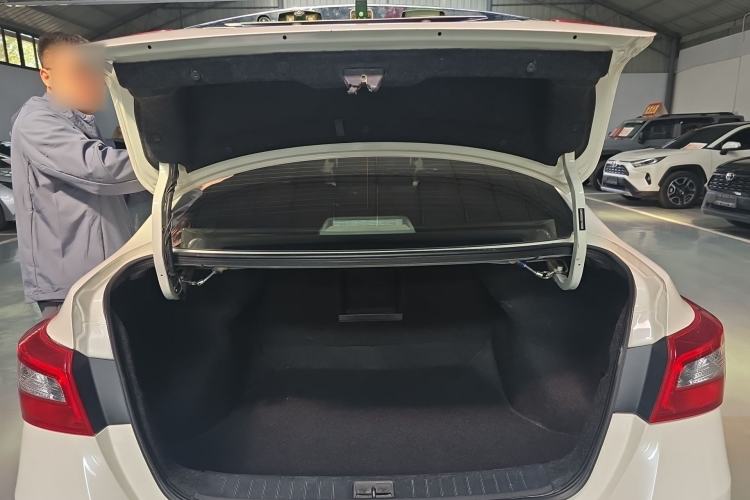 Used Nissan Sylphy 2019 Classic 1.6 XL Manual Luxury Edition Trunk