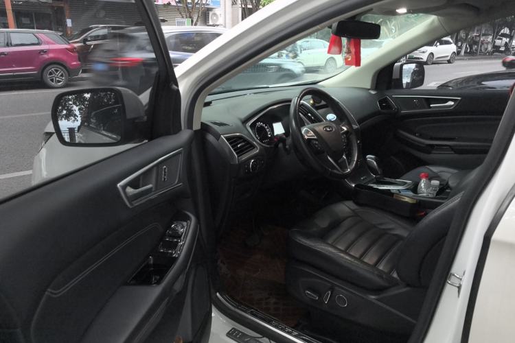 Used Ford Edge 2017 EcoBoost 245 Two-Wheel-Drive Sporty 7-Seater