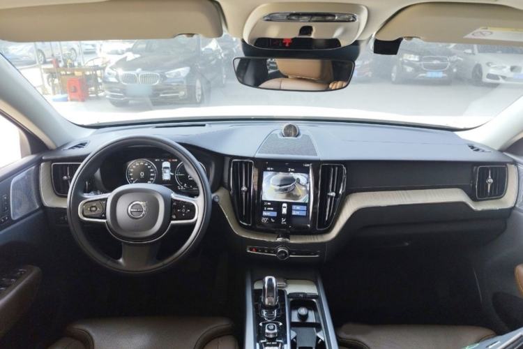 Used Volvo XC60 New Energy 2019 T8 e-Drive Hybrid Prestige Luxury Edition China VI Standard Interior 1
