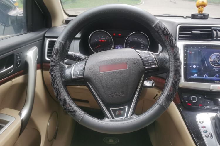 Used Haval H6 2013 Upgraded Model 2.4L Automatic Two-Wheel Drive Prestige Version
