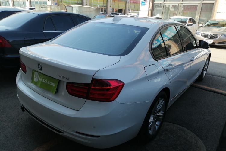 Used BMW 3 Series 2015 320i Sport Design Package
