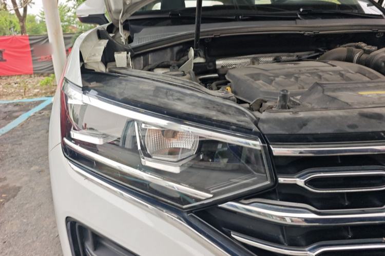 Used Volkswagen Tayron 2019 330TSI Two-Wheel Drive Luxury Model China VI Standard Right Front Headlight