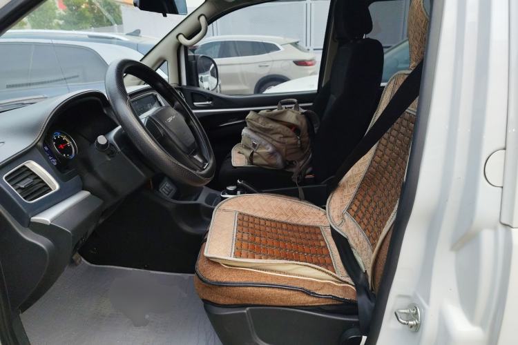 Used FORTHING Lingzhi M5 2022 Comfort Model 7 Seats