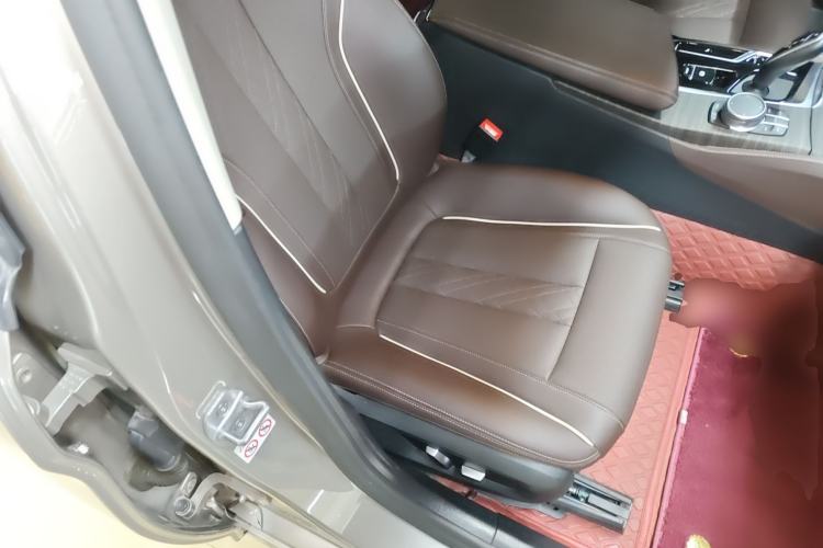 Used BMW 5 Series 2021 530Li Leading Luxury Package Right Front Seat