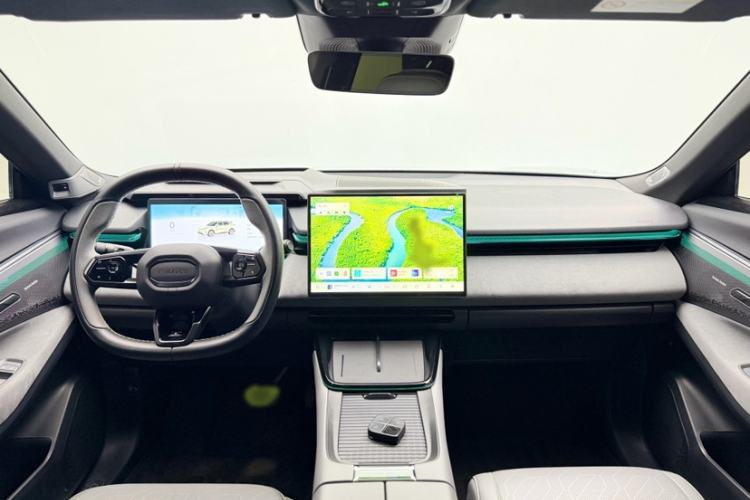 Used Lynk & Co 08 EM-P 2023 120km Long-Range Halo
