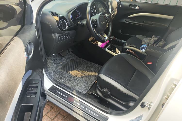 Used Kia kx1 Stonic 2021 1.4L CVT Fun & Sunroof Model
