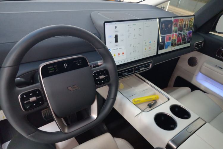 Used Li Auto MEGA 2025 Home Family Special Edition
