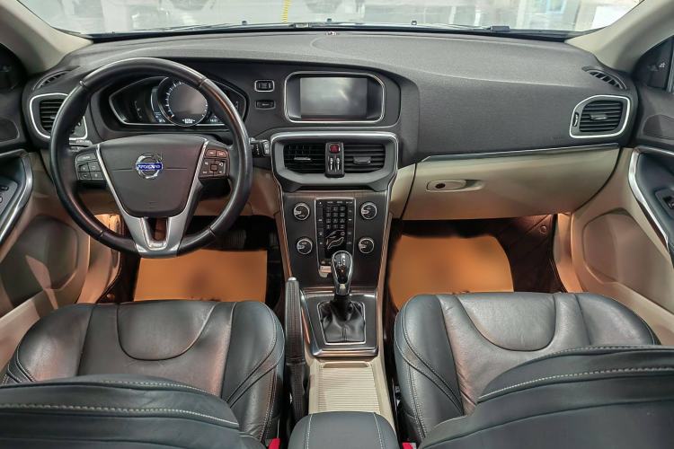 Used Volvo V40 2013 2.0T Zhiya Edition