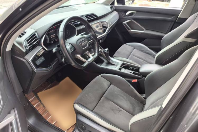 Used Audi Q3 2022 35 TFSI Fashion Dynamic Model Interior 2
