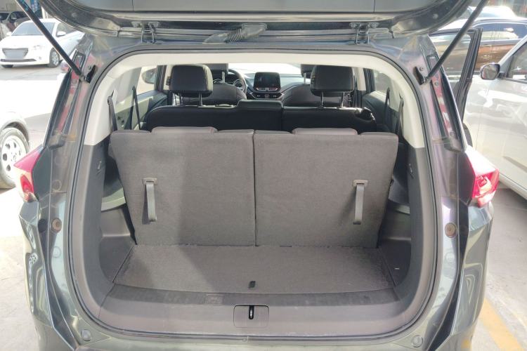 Used Chevrolet Orlando 2020 Light Hybrid Redline 530T Automatic Enjoyment Edition (5+2 Models)
