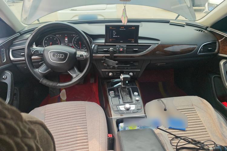 Used Audi A6L 2012 35 FSI Comfort Model Center Console