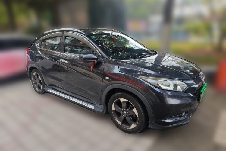 Used Honda Vezel 2016 1.8L CVT Front-Wheel Drive Pioneer Edition Front Right 45 Deg