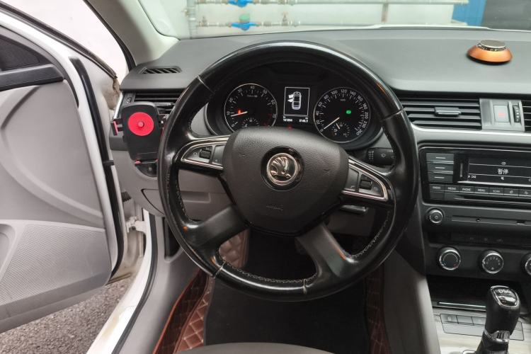 Used Skoda Octavia 2015 1.4TSI DSG Yijun Edition
