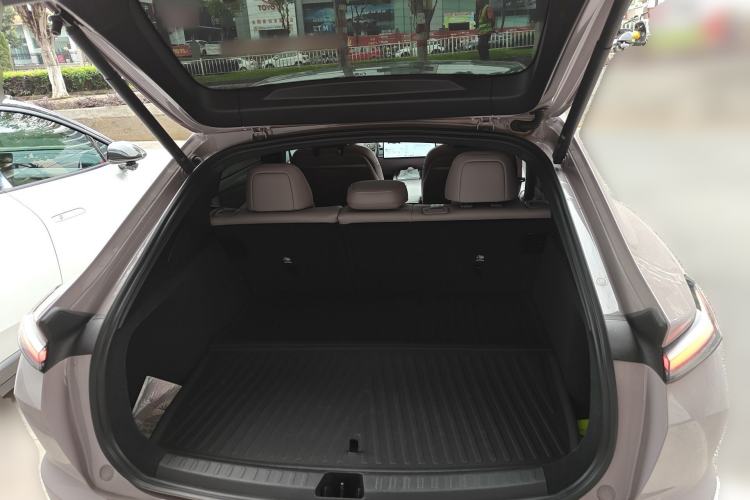 Used ONVO L60 2024 60 kWh Rear-Drive Version Trunk