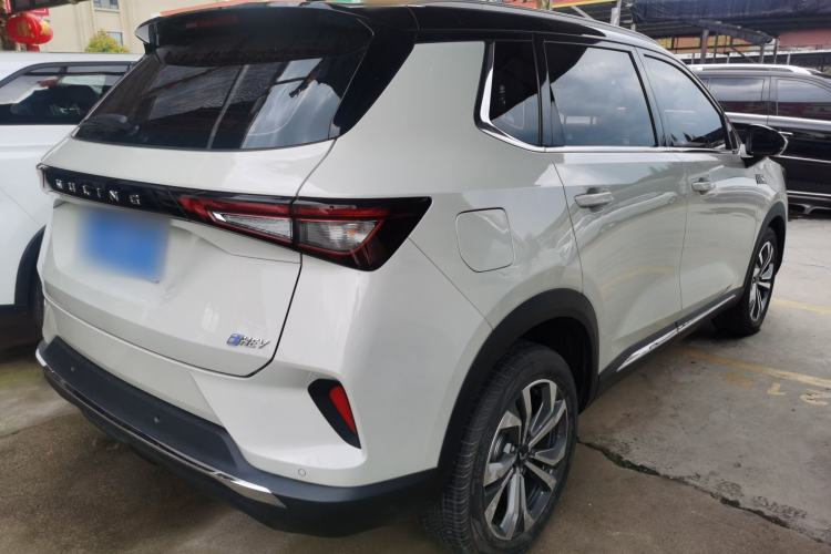 Used Wuling Asta 2022 2.0L DHT Electric-Speed Version
