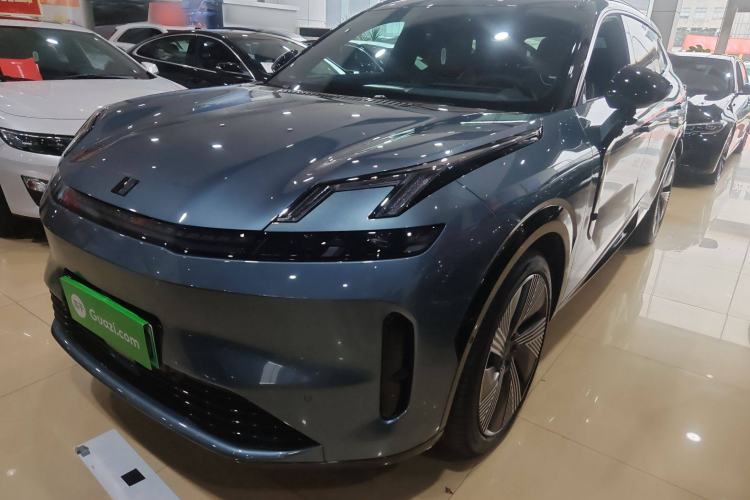 Used Lynk & Co 08 EM-P 2025 220 km All-Wheel-Drive Performance Halo