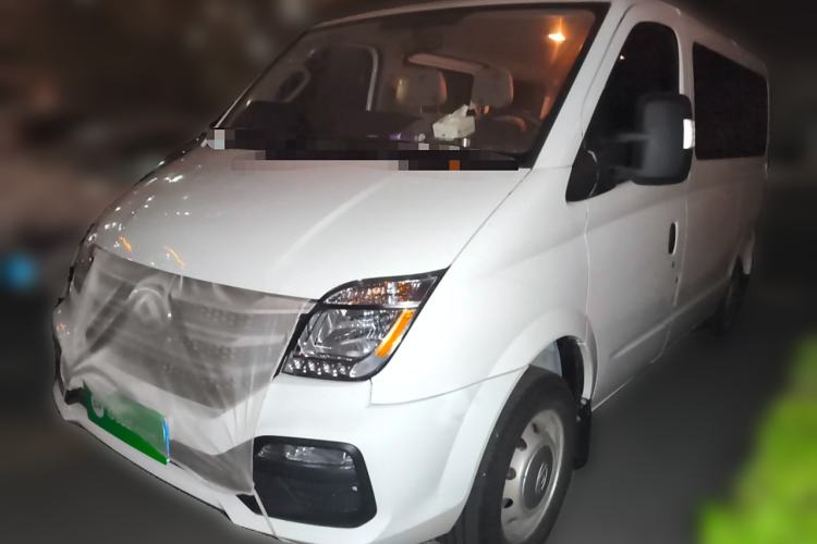 Used SAIC MAXUS Xintu V80 2023 2.0T Manual Classic Aoyuntong Short Wheelbase Ultra-Low Roof 7/8/9-Seater