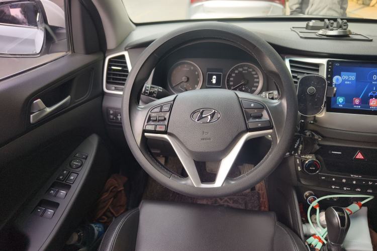 Used Hyundai Tucson 2015 1.6T Dual-Clutch Two-Wheel-Drive Smart Model
