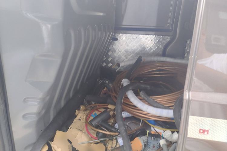 Used Jinbei New Hiace X30L 2023 1.5L Super Enjoyment Van 2/5 Seats Non-Air-Conditioned Version SWC15M