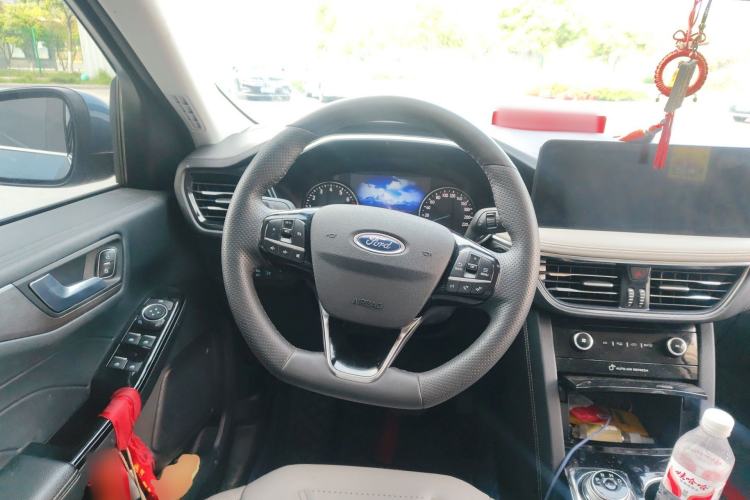 Used Ford Escape 2020 EcoBoost 245 Two-Wheel-Drive Titanium Edition Steering Wheel