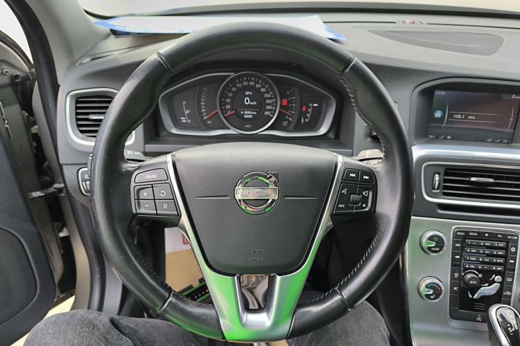 Used Volvo S60 2015 S60L 2.0T Zhiyuan Edition