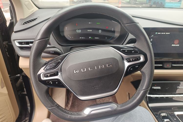 Used Wuling Victory 2023 2.0L DHT Luxury Edition