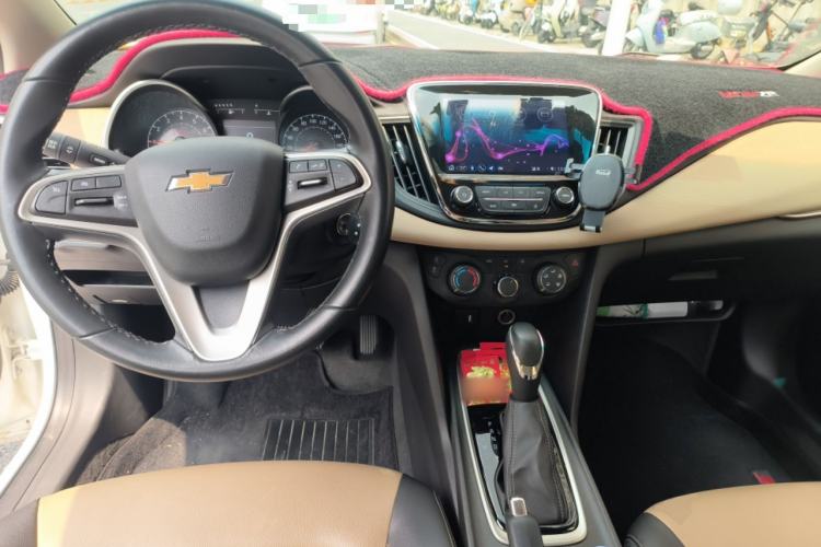 Used Chevrolet Monza 2022 320 Automatic Enjoyment Sunroof Version Center Console