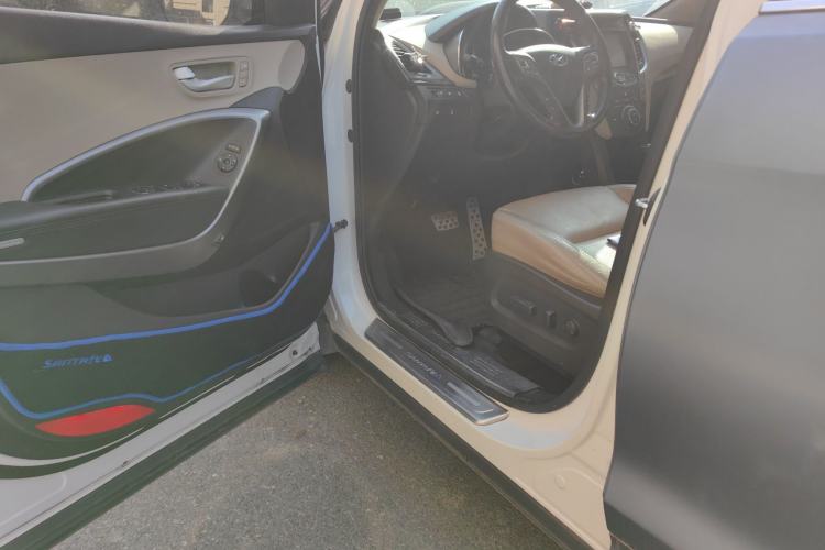 Used Hyundai Santa Fe 2013 2.4L Automatic 4x4 Prestige Edition