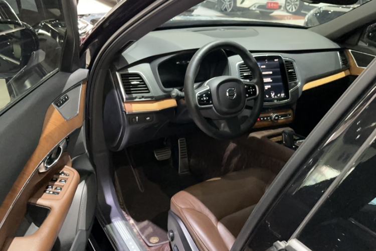 Used Volvo XC90 2021 B5 SmartDrive Luxury Edition 5-seater
