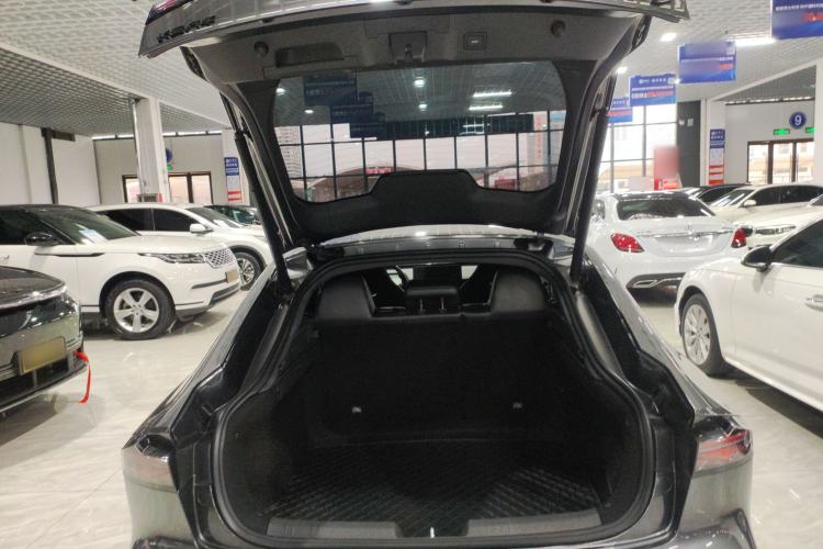 Used CHANGAN UNI-V 2025 Model Third-Generation 2.0T Dynamic Edition Trunk