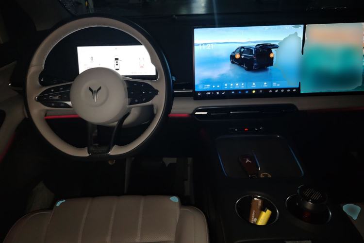 Used VOYAH Dream 2025 PHEV Four-Wheel Drive Prestige Kunpeng Edition