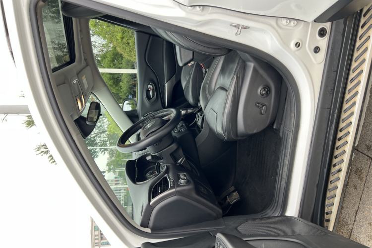 Used Jeep Cherokee 2019 2.0T Two-Wheel Drive Smart Enjoyment Version China V