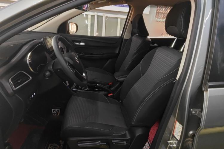 Used Baojun 730 2019 1.5L Manual Fashion Model 7-seater China VI