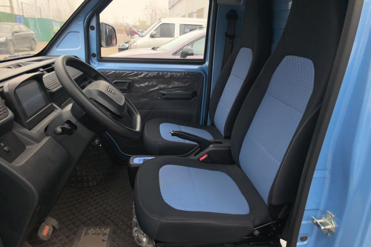 Used REACH MINI Truck 2023 140km Long Wheelbase Van Ambition Version