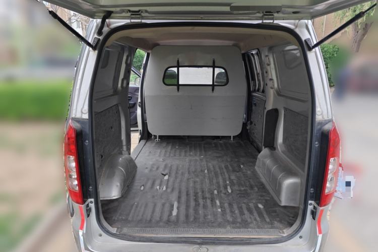 Used Wuling Hongguang V 2022 1.5L Jingqu Edition Enclosed-Window Vehicle with Electric Power Steering LAR