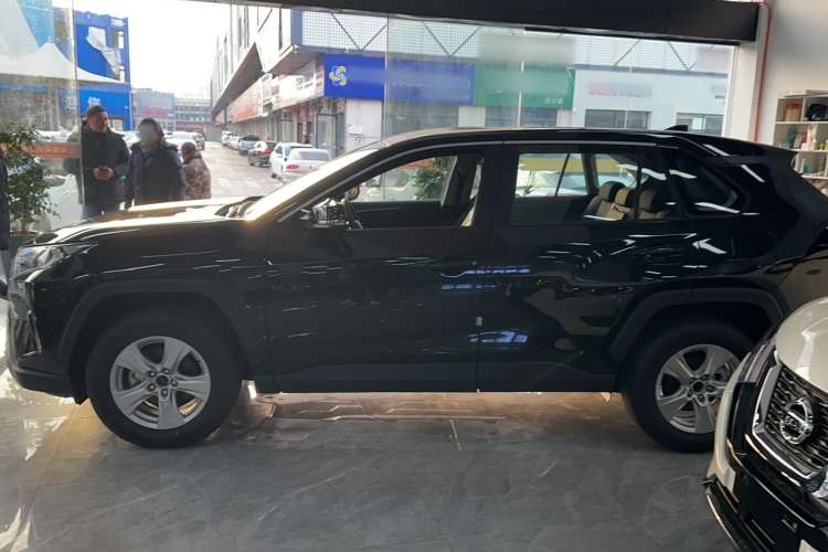 Used Toyota RAV4 2024 2.0L CVT Two-Wheel Drive Urban Edition