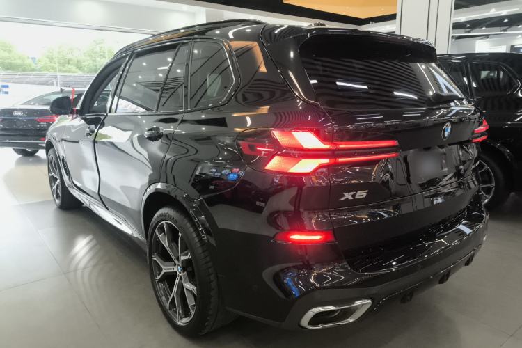 Used BMW X5 2023 xDrive 30Li Luxury M Sport Night Edition Package
