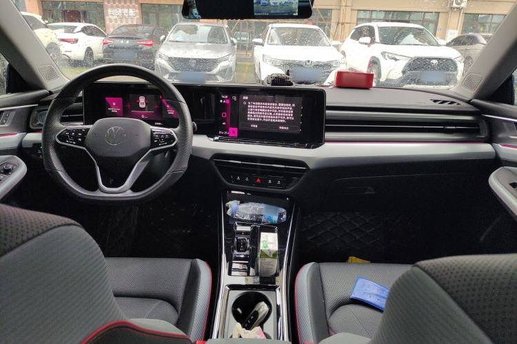 Used Volkswagen Lamando 2024 Lavida L 280TSI DSG Cool & Spicy Edition Center Console