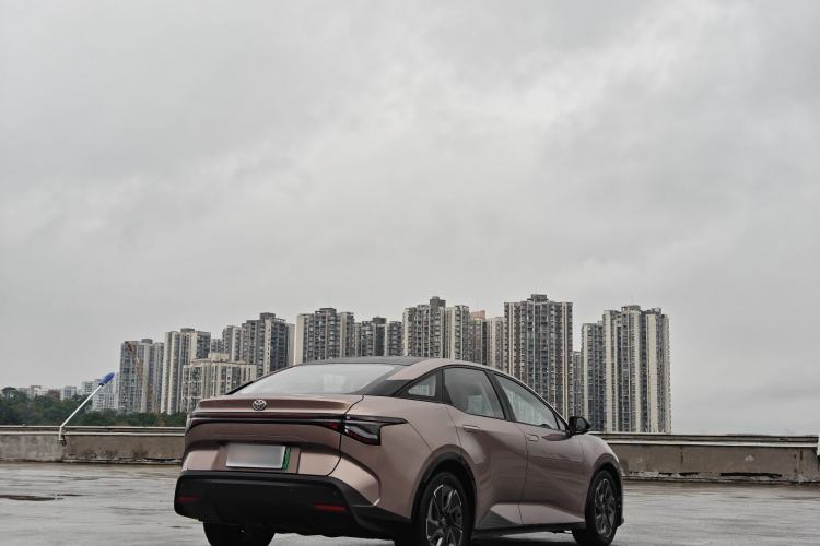 Used Toyota bZ3 2023 616 km Long-Range Premium
