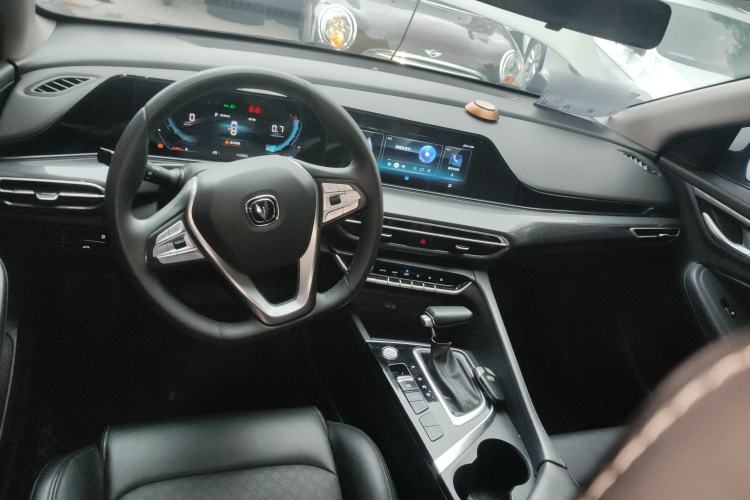 Used CHANGAN Eado 2020 PLUS Blue Whale NE 1.4T GDI DCT Prestige Model Center Console