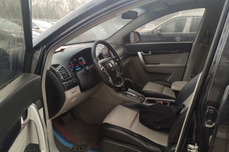 Used Chevrolet Captiva 2012 2.4L 4x4 Luxury Edition 5 Seats Driver Seat