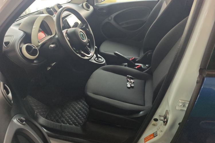 Used smart forfour 2018 1.0L 52 kW Dynamic Edition