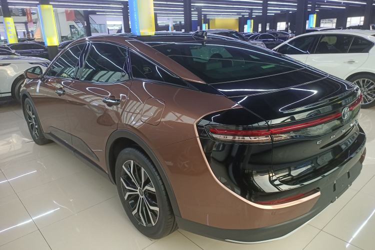 Used Toyota Crown 2023 2.5L SportCross HEV Two-Wheel Drive Prestige Edition